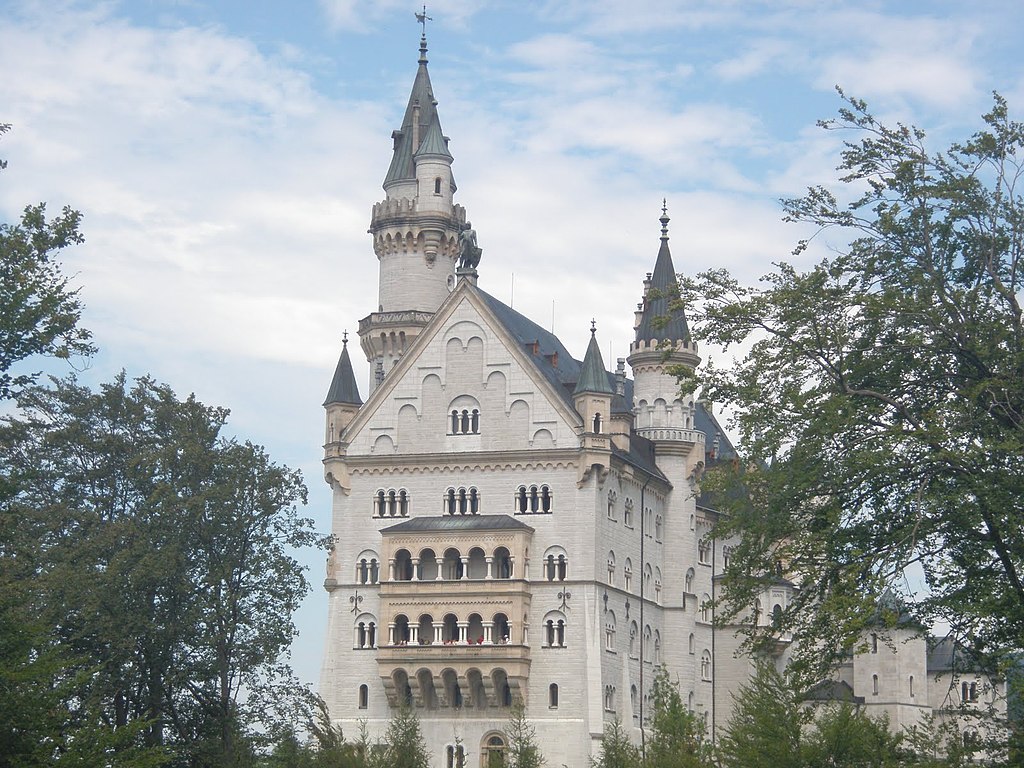ノイシュヴァンシュタイン城（Schloss Neuschwanstein）―メルヘンの王城 | ドイツの古城 〜歴史の旅