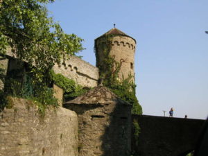 現在も居住している中世騎士の城,グッテンベルク城(Burg Guttenberg)ハスマースハイム(Haßmersheim)