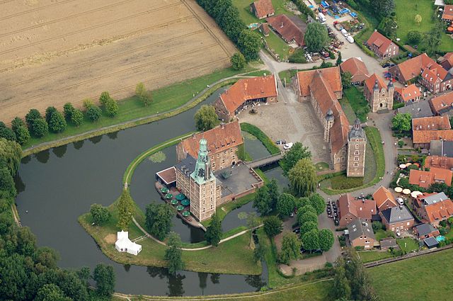 ラエスフェルト城（Schloss Raesfeld）
