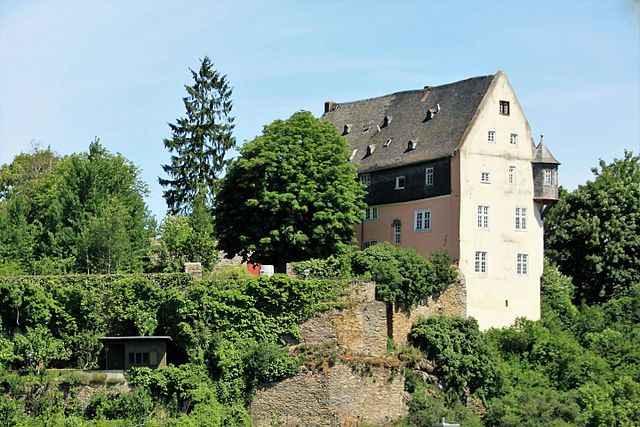 カッツェンエルンボーゲン城（Schloss Katzelnenbogen）